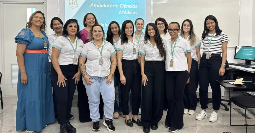 Equipe multidisciplinar do Ambulatório Ciências Médicas com atendimento 100% SUS